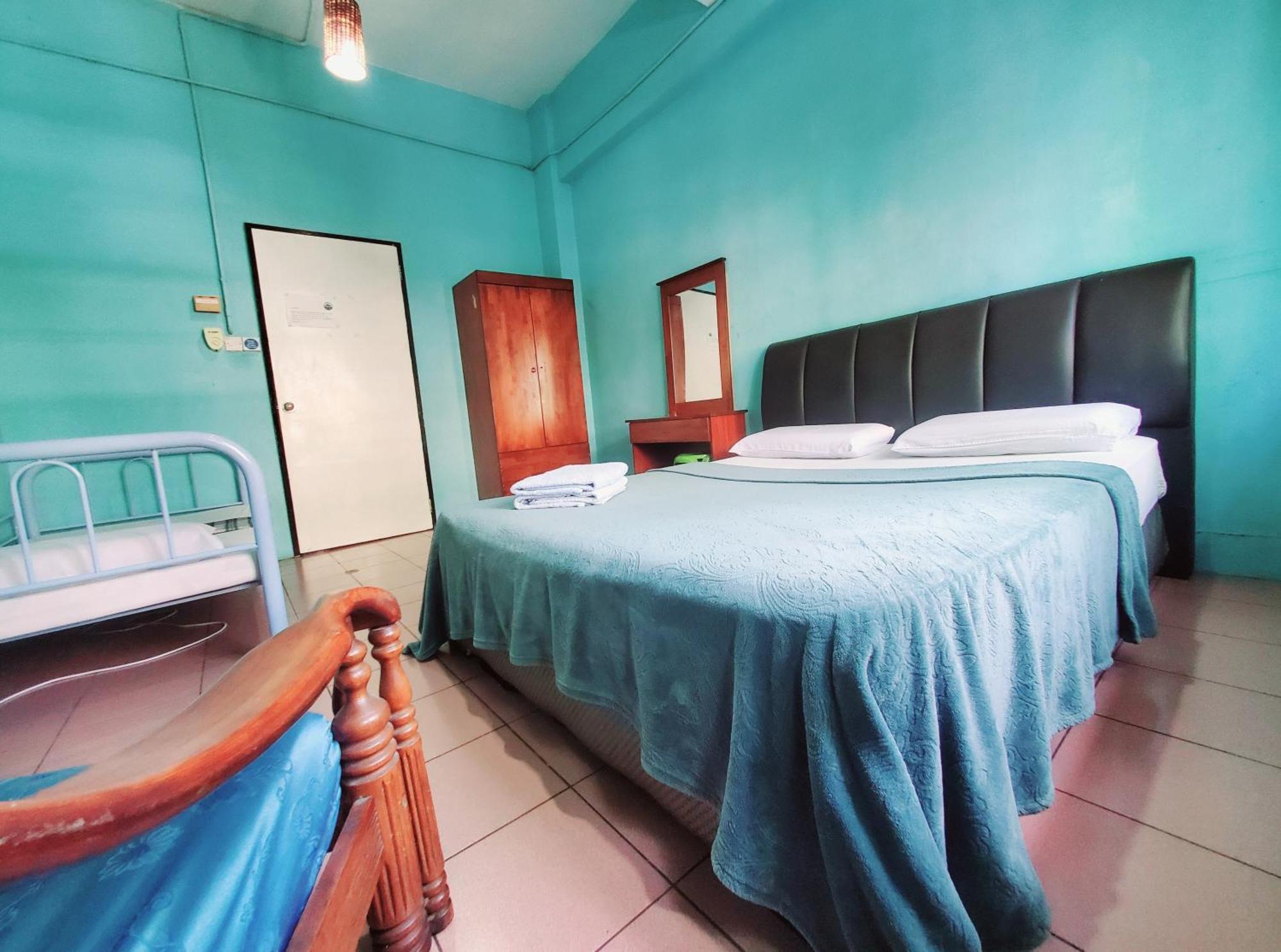 The Jesselton Cabin Sdn Bhd Kota Kinabalu Dış mekan fotoğraf